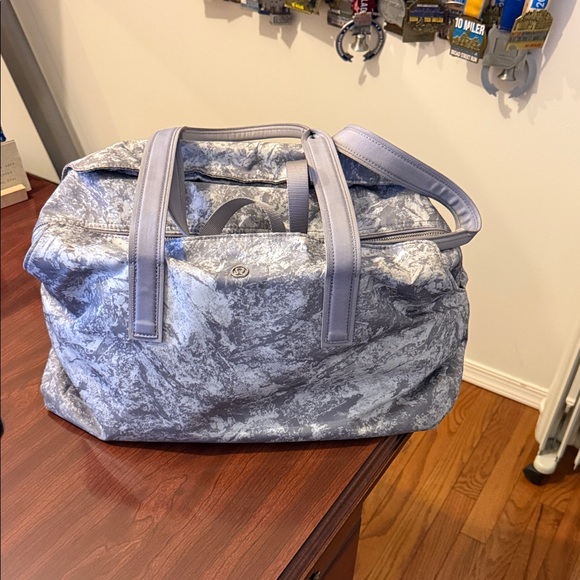 Lululemon duffle bag - Picture 1 of 16